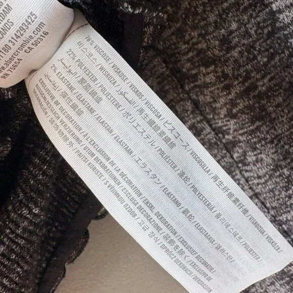 Hollister size M Gray Off-Shoulder ribbed stretchy Long Sleeve Top - Picture 3 of 5